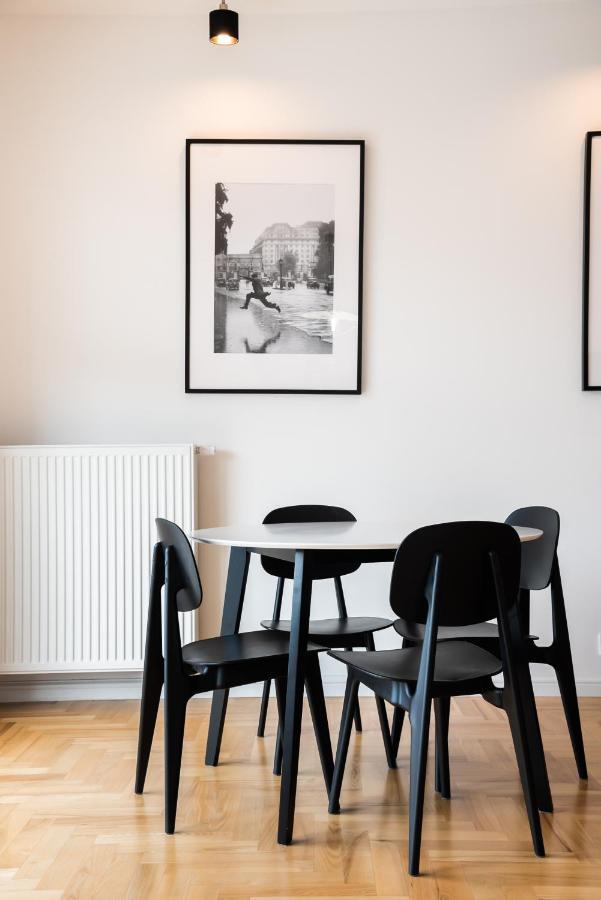 Lekka Butas Warsaw